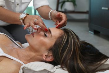 Yoga ocular: una especialista reveló si es efectivo el método que podría relajar los ojos y mejorar la visión