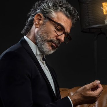 Leonardo Sbaraglia cumplió su sueño en la moda: lanzó su cápsula de anteojos