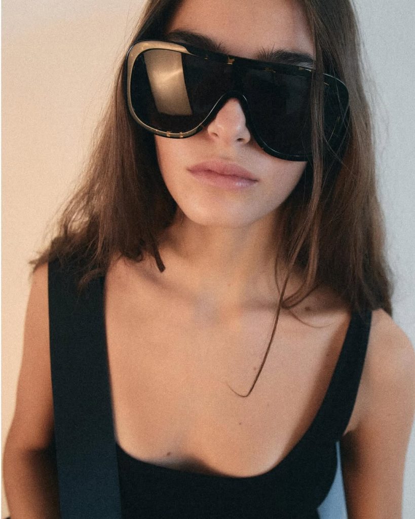 Anteojos de sol María Cher primavera-verano 2026: identidad, diseño y estilo que trasciende la temporada