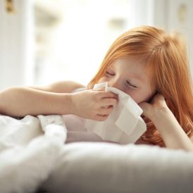 ¿Estornudos en otoño? La alergia estacional que pocos conocen