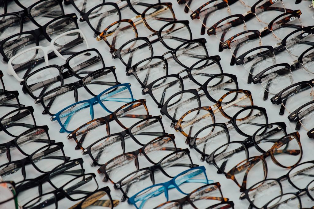 Cuáles son los peligros de elegir anteojos de sol sin la protección adecuada
