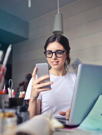 Cómo evitar la fatiga visual por la exposición a las pantallas