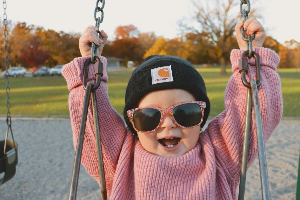 Gafas de sol para bebés y niños: por qué deben usarlas y cómo elegirlas