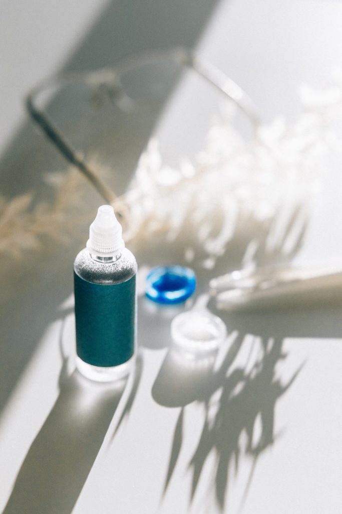 Cómo cuidar tus ojos si usas lentes de contacto