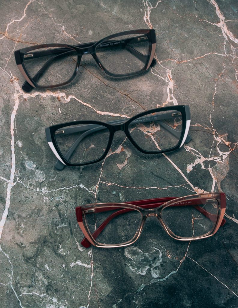 ¡Nuevos! Anteojos de sol y recetados de Frida y Tabú