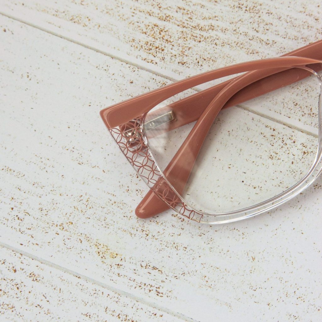 ¡Nuevos! Anteojos de sol y recetados de Frida y Tabú