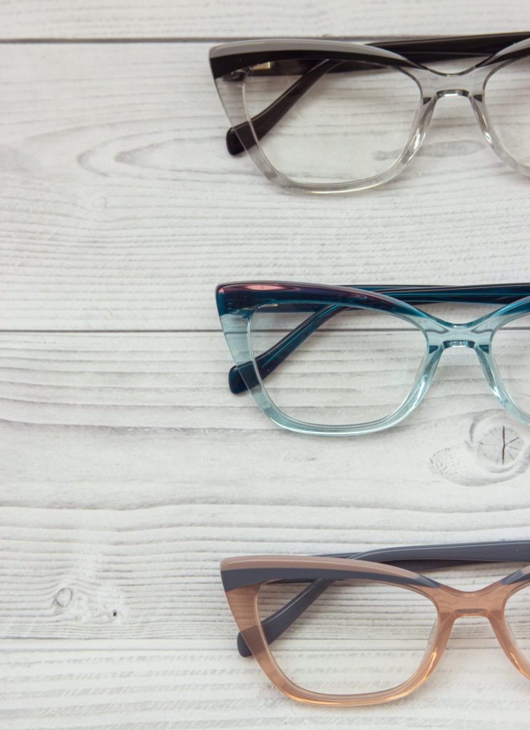 ¡Nuevos! Anteojos de sol y recetados de Frida y Tabú