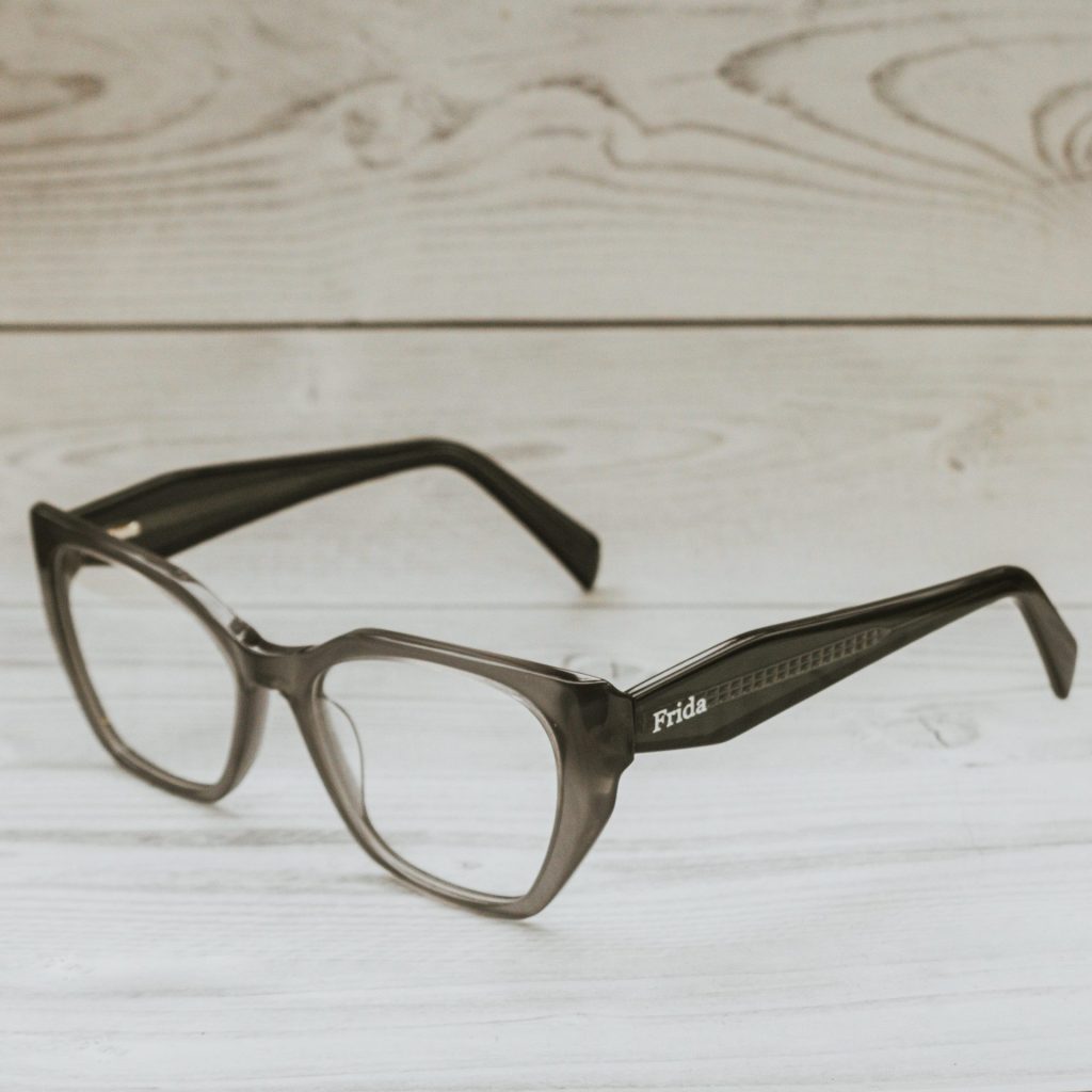 ¡Nuevos! Anteojos de sol y recetados de Frida y Tabú