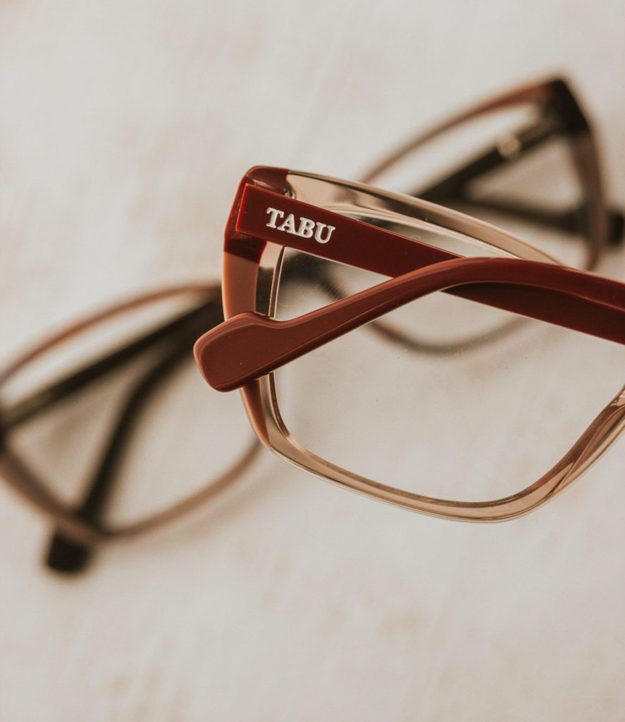 ¡Nuevos! Anteojos de sol y recetados de Frida y Tabú