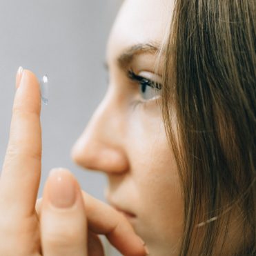 ¿Es seguro utilizar lentes de contacto?