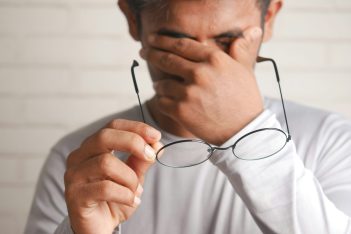 Comezón en los ojos: cuáles son las causas y qué hacer