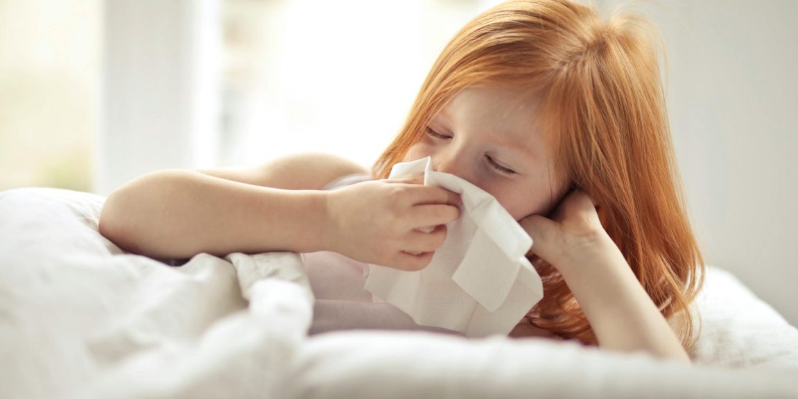 ¿Estornudos en otoño? La alergia estacional que pocos conocen