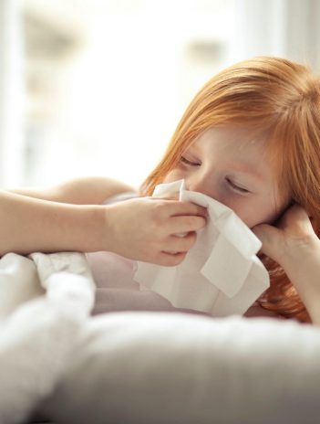 ¿Estornudos en otoño? La alergia estacional que pocos conocen